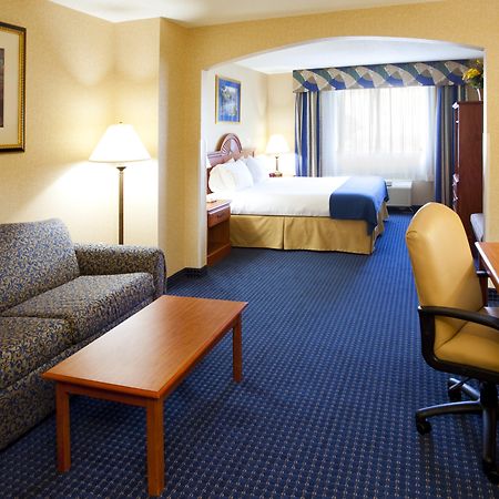 Holiday Inn Express Syracuse Airport By Ihg North Syracuse Kültér fotó