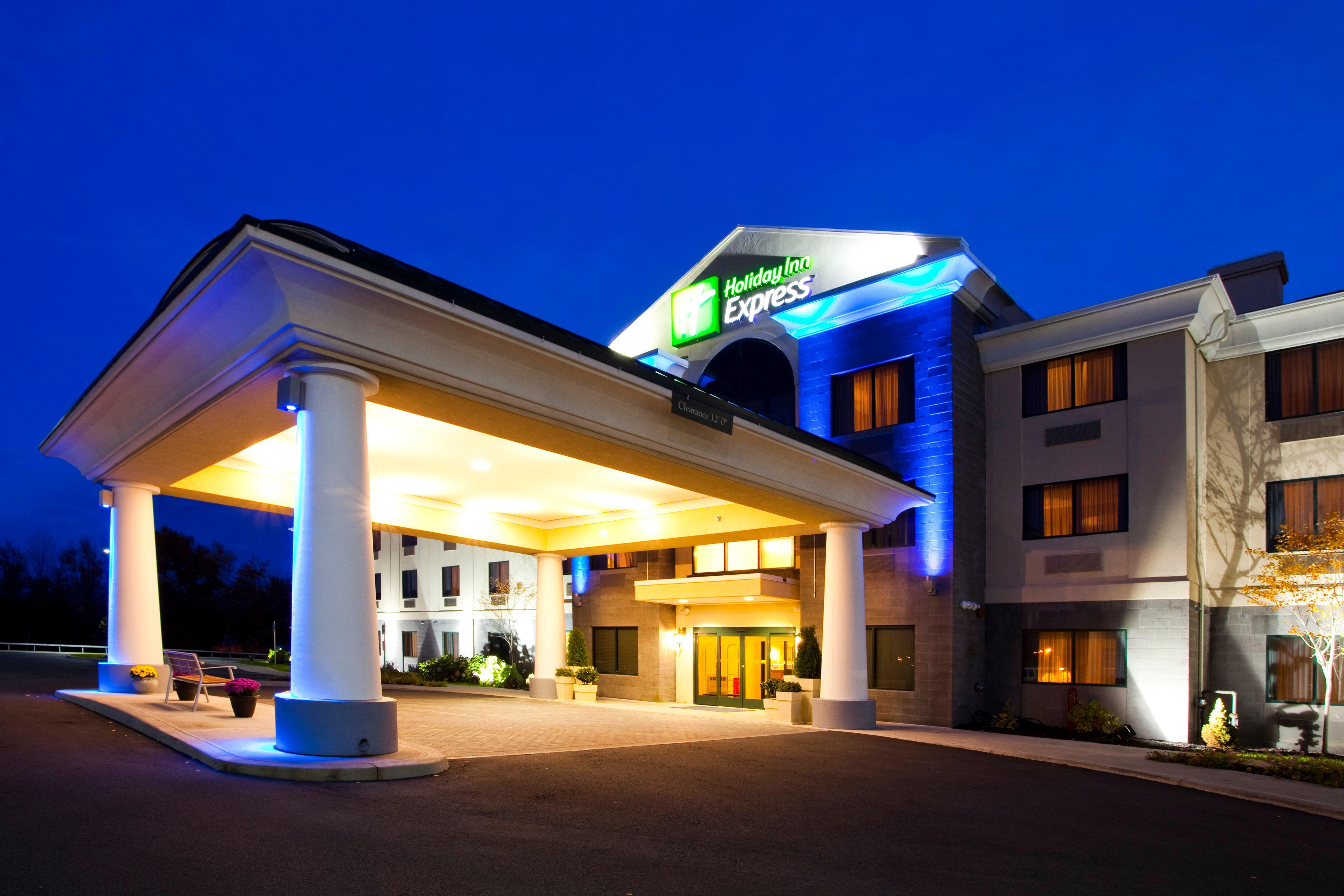 Holiday Inn Express Syracuse Airport By Ihg North Syracuse Kültér fotó