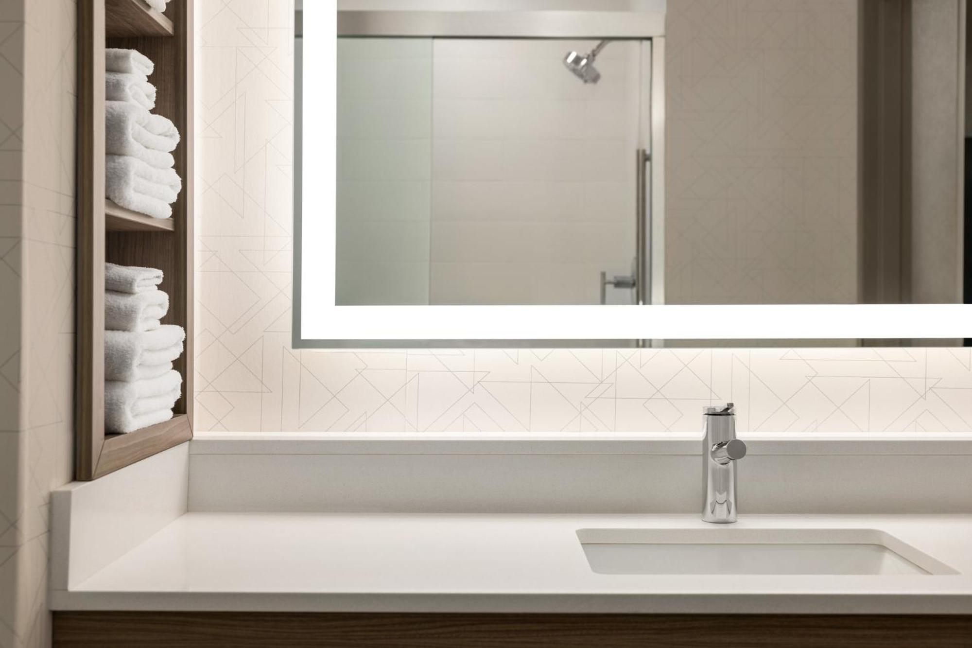 Holiday Inn Express Syracuse Airport By Ihg North Syracuse Kültér fotó